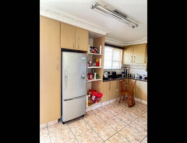 3 BEDROOM DUPLEX FOR SALE IN NEWLANDS WEST